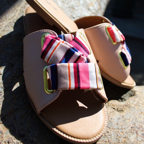 🚨LAST CHANCE// The Bell// Mauve stripe Sandal - Picture 4 of 8